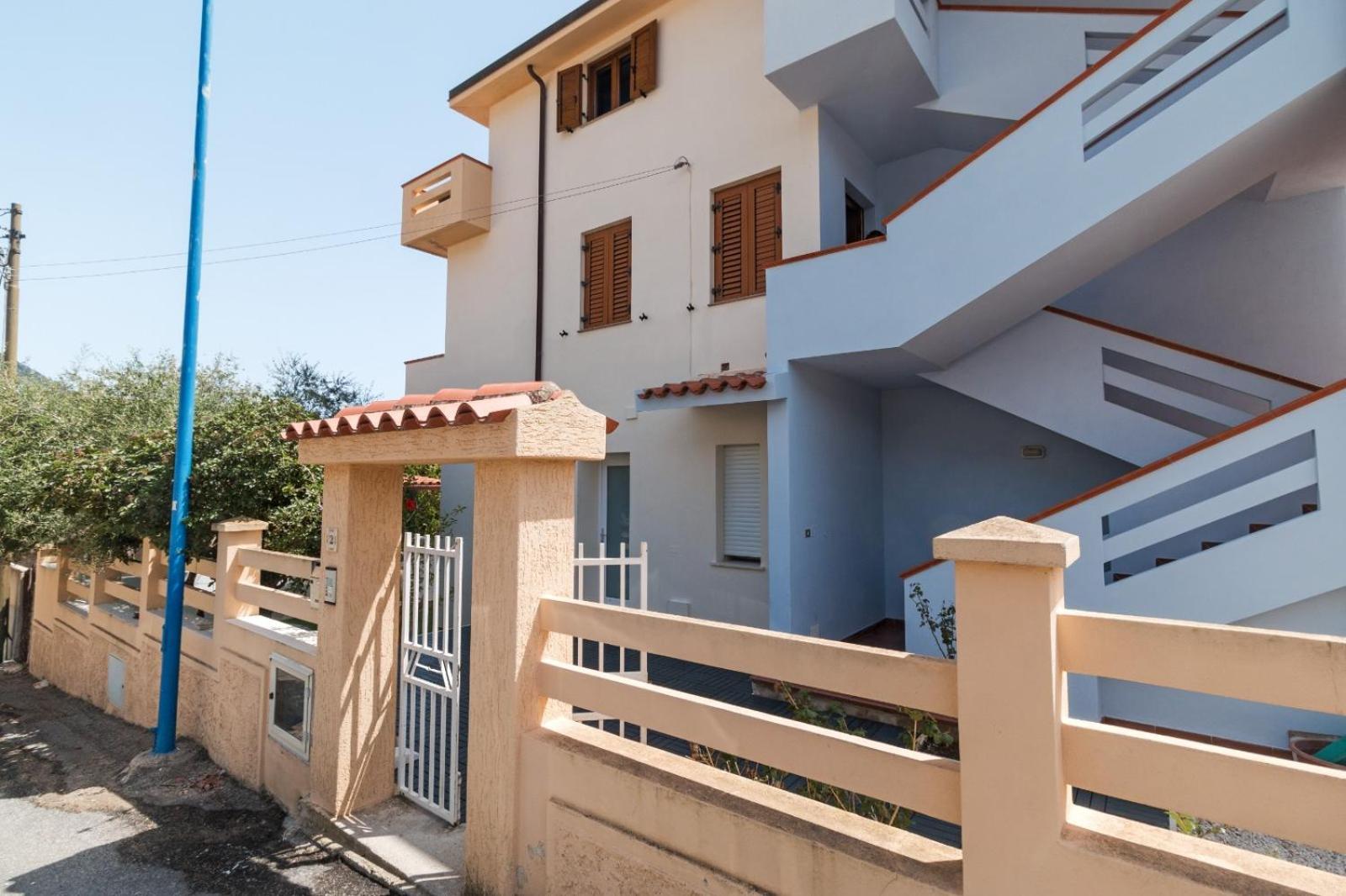Appartamento Perla Verde, Wifi E Air Con Кала Гононе Екстериор снимка